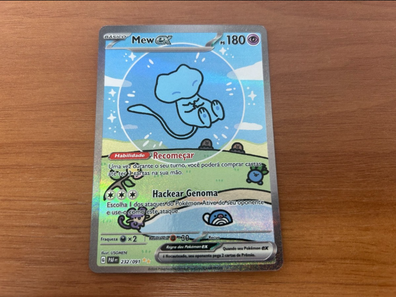 A Pokémon card featuring Mew EX with a shiny holographic finish, displaying its abilities 'Recomeçar' and 'Hackear Genoma.' The card includes colorful artwork of Mew along with game instructions and stats.