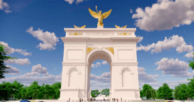 250-foot Trump Triumphal Arch approved by Commission of Fine Arts at Memorial Circle on Columbia Island, Washington DC, with Washington Monument visible in background